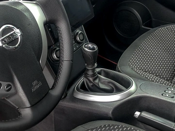 Nissan Qashqai, 2008г., передний привод, механика