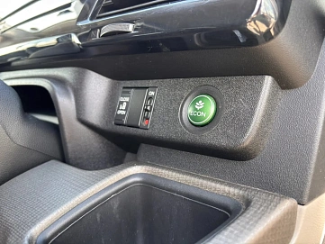 Honda Stepwgn, 2018г., передний привод, вариатор