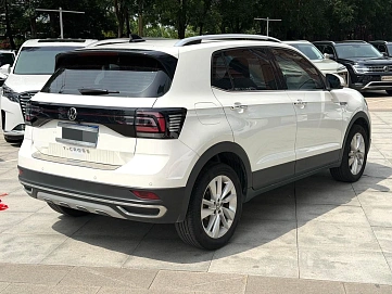 Volkswagen T-Cross, 2022г., передний привод, робот