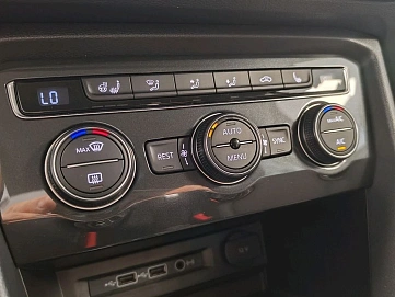Volkswagen Tiguan, 2020г., передний привод, робот