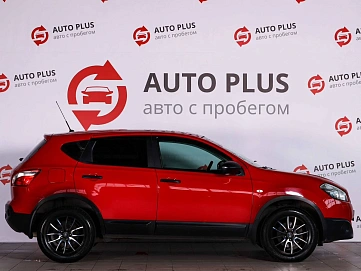 Nissan Qashqai, 2013г., передний привод, вариатор