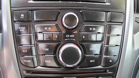 Opel Astra, 2012г., передний привод, механика