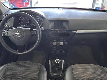 Opel Astra, 2007г., передний привод, механика