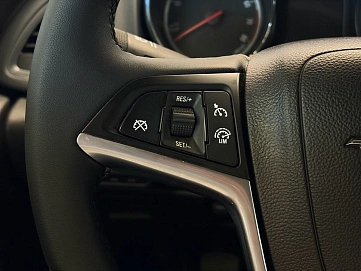 Opel Astra, 2012г., передний привод, механика