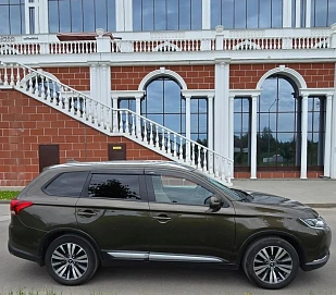 Mitsubishi Outlander, 2019г., полный привод, вариатор