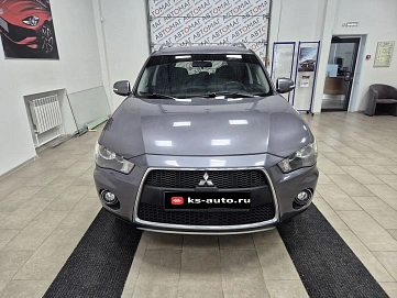 Mitsubishi Outlander, 2010г., передний привод, вариатор