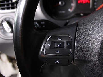 Volkswagen Polo, 2013г., передний привод, автомат