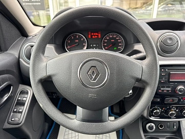 Renault Duster, 2012г., полный привод, механика