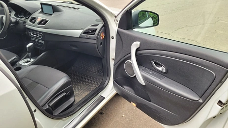 Renault Fluence, 2011г, передний привод, автомат