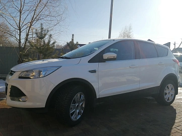 Ford Kuga, 2014г., передний привод, автомат
