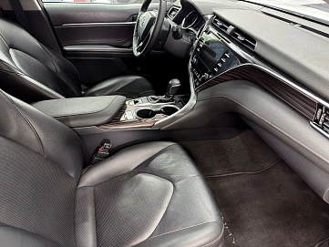 Toyota Camry, 2020г., передний привод, автомат