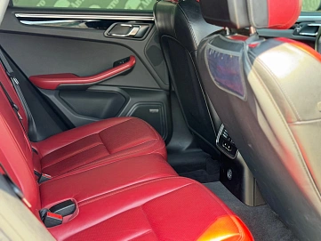 Porsche Macan, 2017г., полный привод, робот