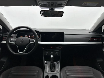Volkswagen Lavida, 2023г., передний привод, робот
