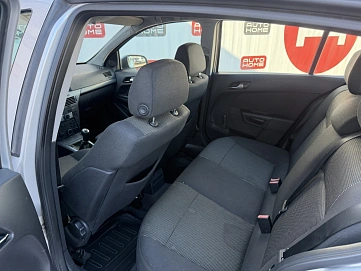 Opel Astra, 2006г., передний привод, механика