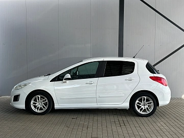 Peugeot 308, 2011г., передний привод, автомат