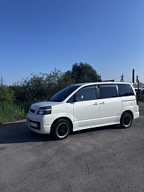 Toyota Voxy, 2002г., полный привод, автомат