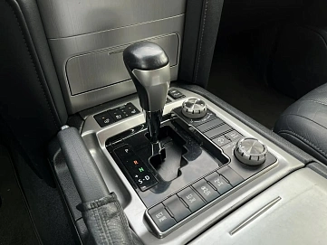 Toyota Land Cruiser, 2016г., полный привод, автомат