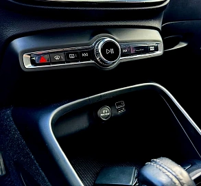 Volvo XC40, 2020г., полный привод, автомат
