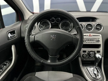 Peugeot 308, 2010г., передний привод, автомат