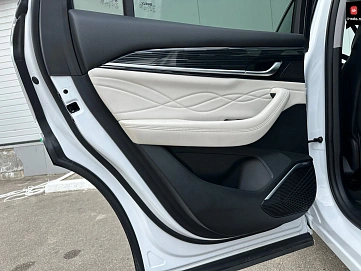Geely Monjaro, 2023г., передний привод, автомат