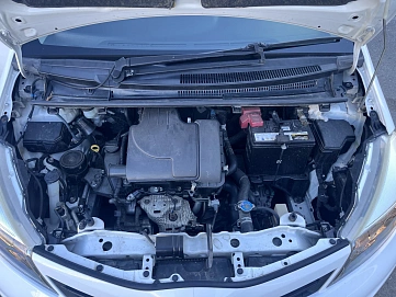 Toyota Vitz, 2012г., передний привод, вариатор