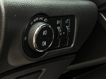 Opel Astra, 2011г., передний привод, автомат