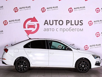 Skoda Rapid, 2021г., передний привод, робот