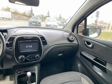 Renault Kaptur, 2017г, передний привод, вариатор