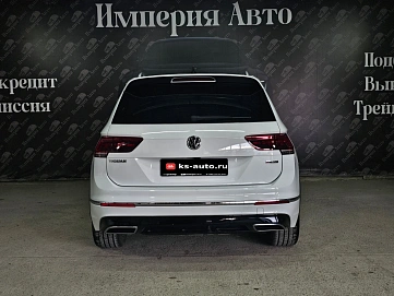 Volkswagen Tiguan, 2018г., полный привод, робот