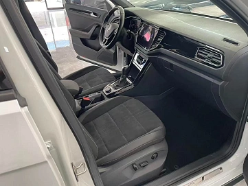 Volkswagen T-Roc, 2022г., полный привод, робот