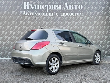 Peugeot 308, 2010г., передний привод, автомат