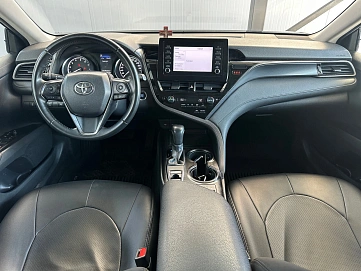 Toyota Camry, 2021г., передний привод, автомат