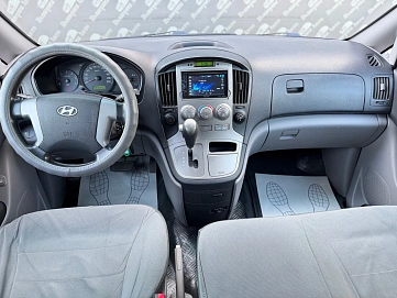 Hyundai Grand Starex, 2011г., задний привод, автомат