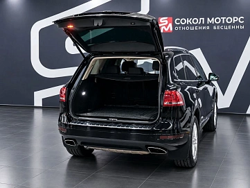 Volkswagen Touareg, 2011г., полный привод, автомат