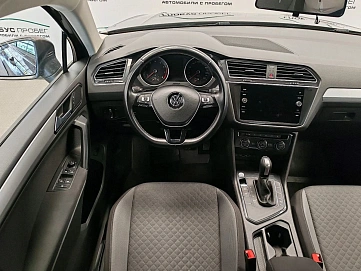 Volkswagen Tiguan, 2020г., передний привод, робот
