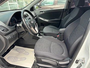 Hyundai Solaris, 2016г., передний привод, автомат