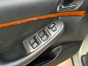 Toyota Avensis, 2006г., передний привод, механика