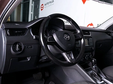 Skoda Octavia, 2015г., передний привод, робот