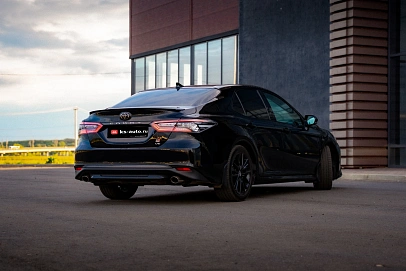 Toyota Camry, 2021г., передний привод, автомат