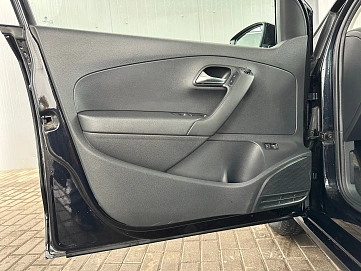 Volkswagen Polo, 2019г., передний привод, автомат