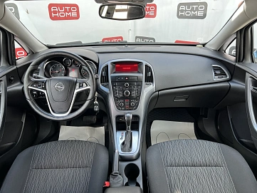 Opel Astra, 2013г., передний привод, автомат