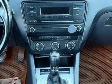 Skoda Octavia, 2014г., передний привод, робот