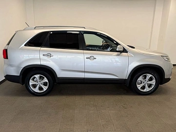 Kia Sorento, 2014г., передний привод, автомат