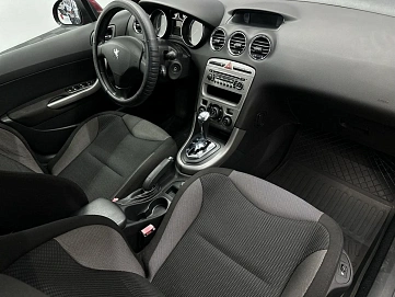 Peugeot 308, 2010г., передний привод, автомат