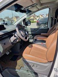 Hyundai Staria, 2024г., передний привод, автомат