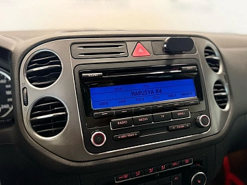 Volkswagen Tiguan, 2011г., полный привод, автомат