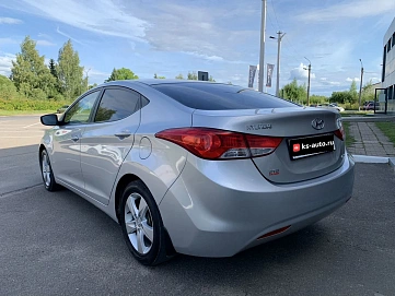 Hyundai Elantra, 2012г., передний привод, механика