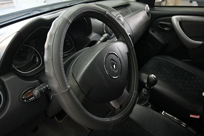 Renault Duster, 2012г., полный привод, механика