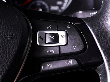 Volkswagen Golf, 2019г., передний привод, механика