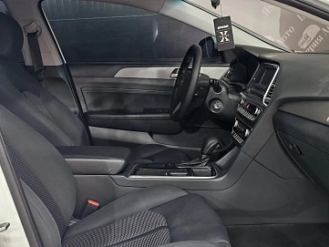 Hyundai Sonata, 2018г., передний привод, автомат